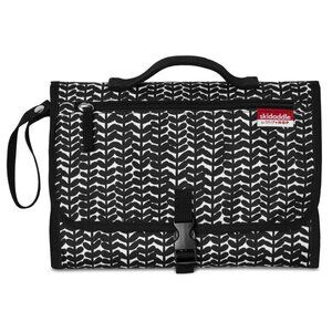 Skidaddle Diaper Changing Station, Black Vine